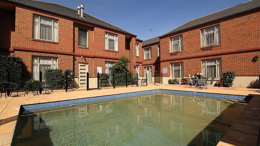 Quest Dandenong Aparthotel Exterior photo