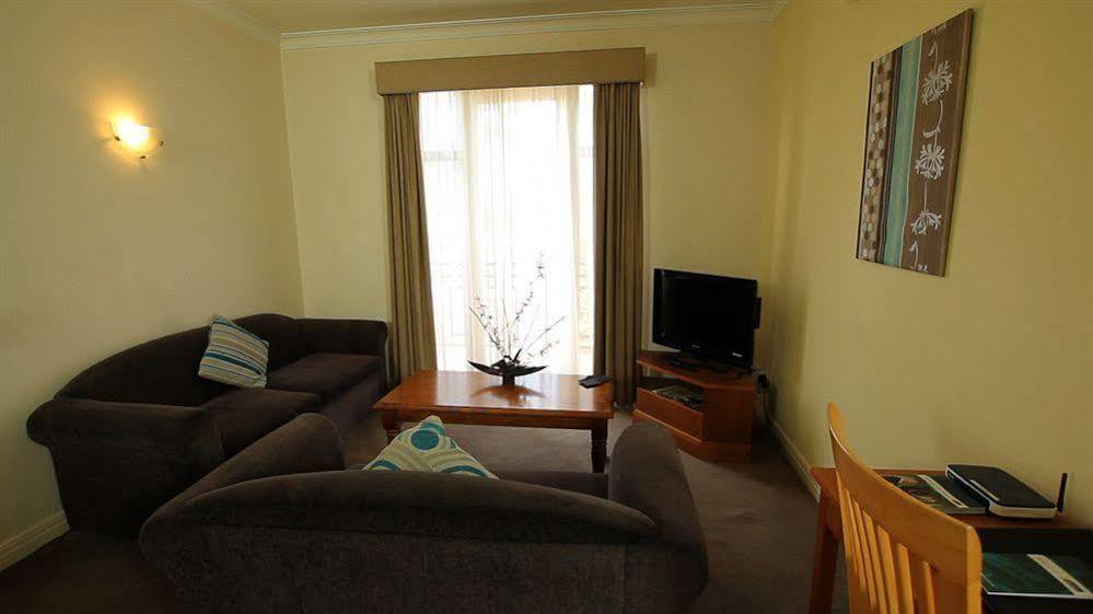 Quest Dandenong Aparthotel Exterior photo
