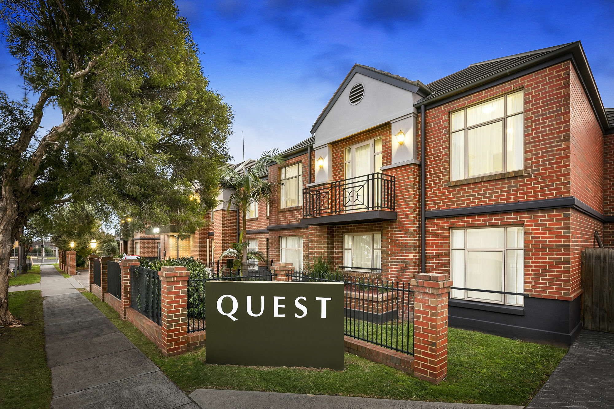 Quest Dandenong Aparthotel Exterior photo